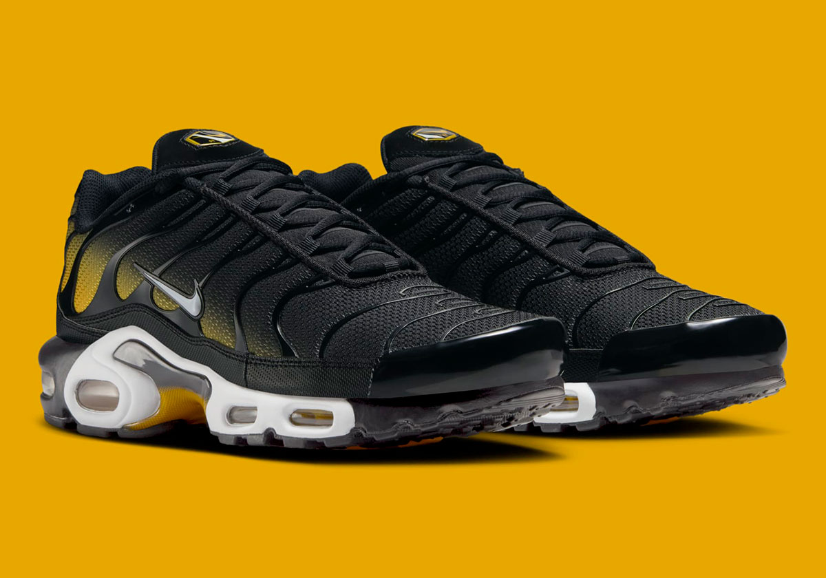 Giày Nike Air Max Plus ‘Black University Gold’ DM0032-013 - Ảnh 4
