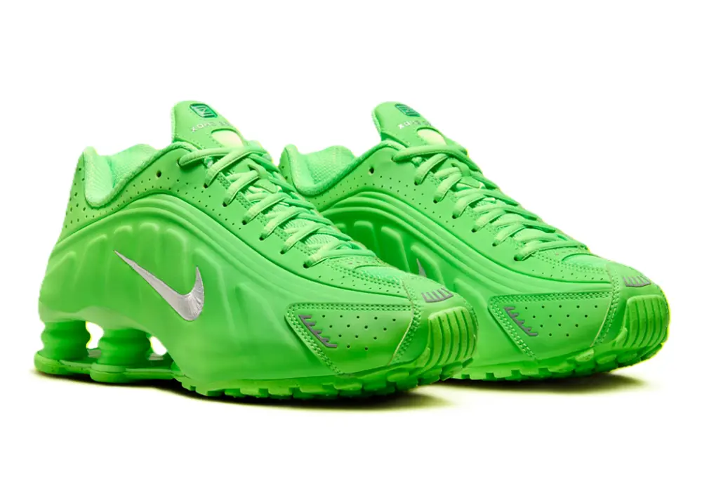 Alternative view of Giày Nike Shox R4 ‘Green Strike’ HV0839-398
