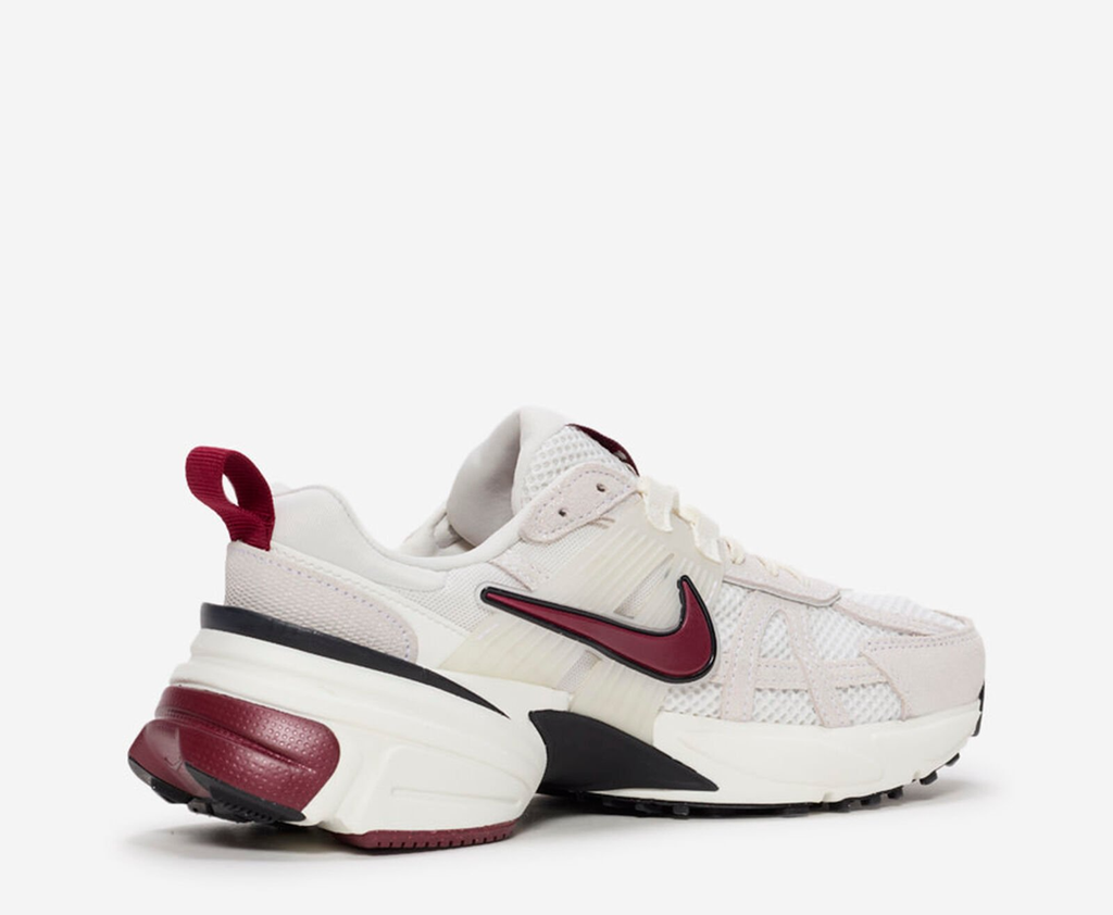 Alternative view of Giày Nike V2K Run SE ‘White Team Red’ HQ3500-100