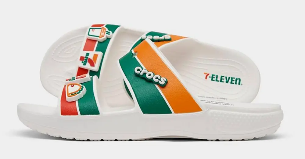 Dép Crocs 7-Eleven x Classic Sandal ‘White’ 208271-100 - Ảnh 4