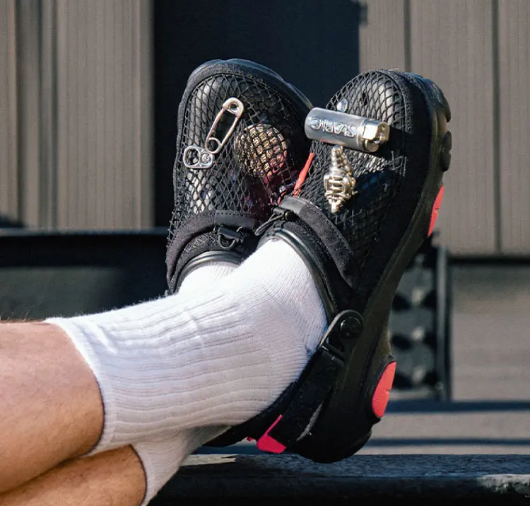 Alternative view of Dép Crocs Staple x All-Terrain Clog ‘Homing Pigeon’ 208113-001