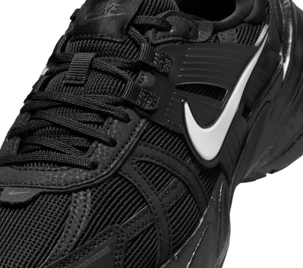 Alternative view of Giày Nike V2K Run ‘Black Anthracite’ HQ1582-001