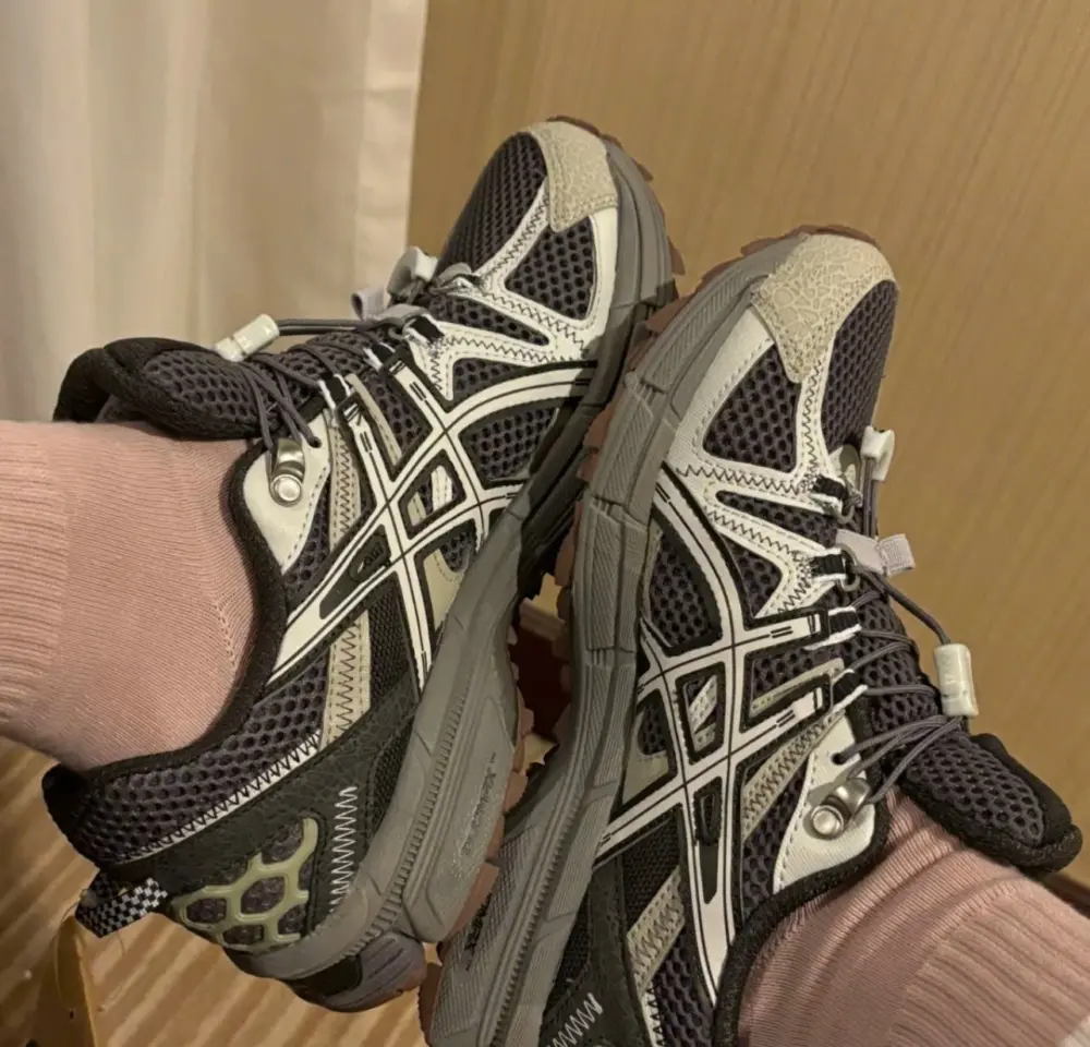 Alternative view of Giày Asics Gel-Kahana 8 ‘White Grey’ 1012B634-022