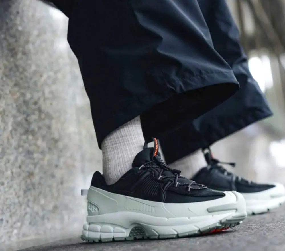 Giày Nike Zoom Vomero Roam ‘Black Light Silver’ FV2295-001 - Ảnh 4
