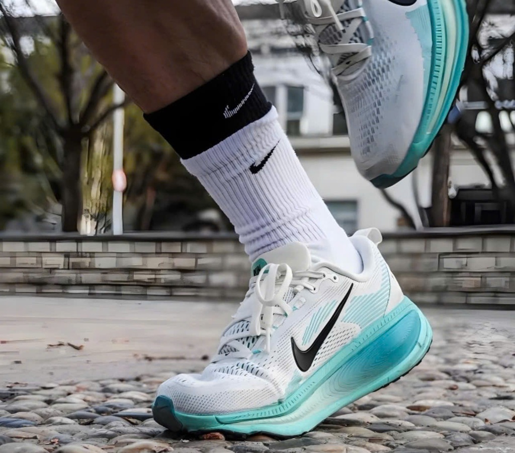 Giày Nike Vomero 18 GS ‘Dusty Cactus Geode Teal’ HQ2157-103 - Ảnh 4