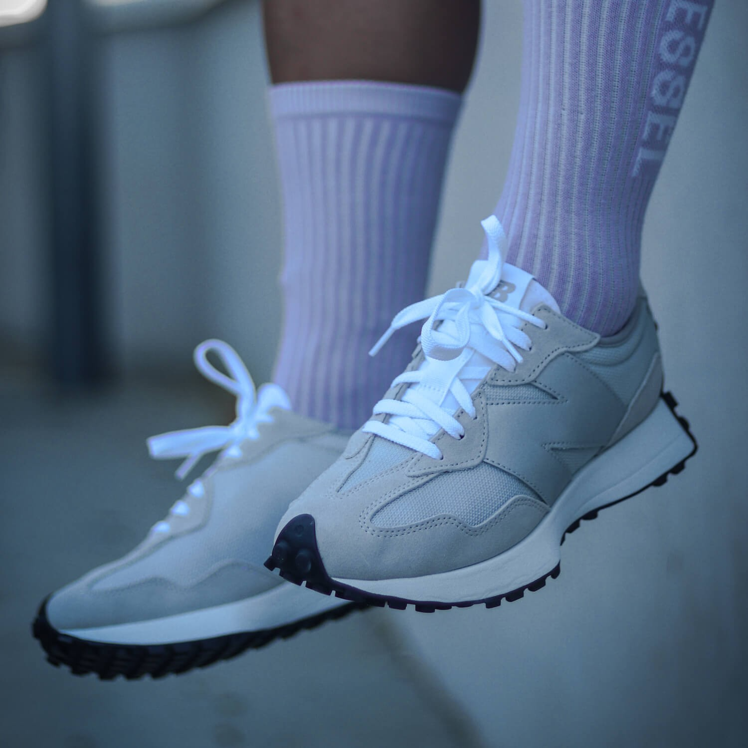 Alternative view of Giày New Balance 327 ‘Rain Cloud Metallic Silver’ MS327MA1