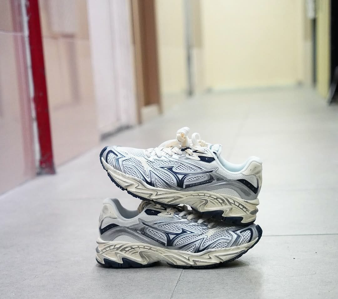 Alternative view of Giày Mizuno Fiyi V2 ‘Silver Cream’ D1GH241511