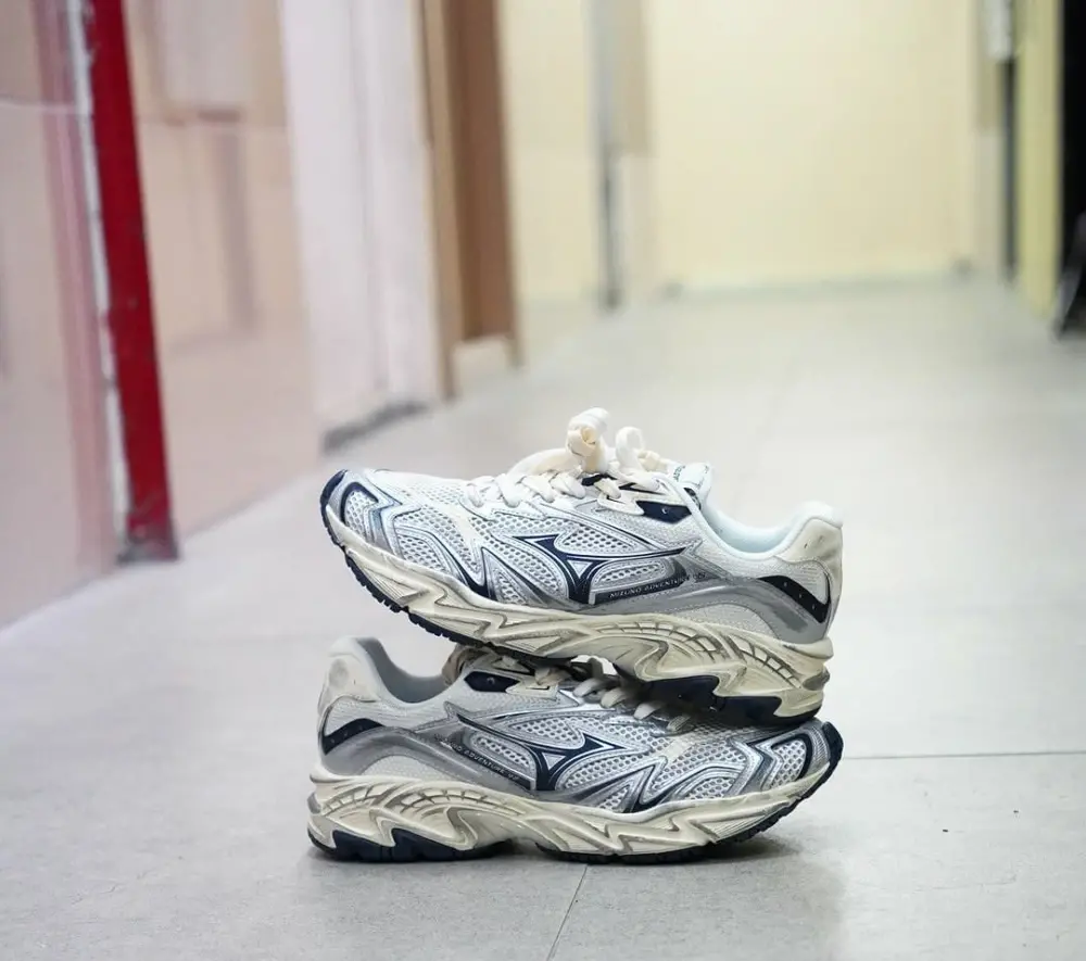 Alternative view of Giày Mizuno Fiyi V2 ‘Silver Cream’ D1GH241511
