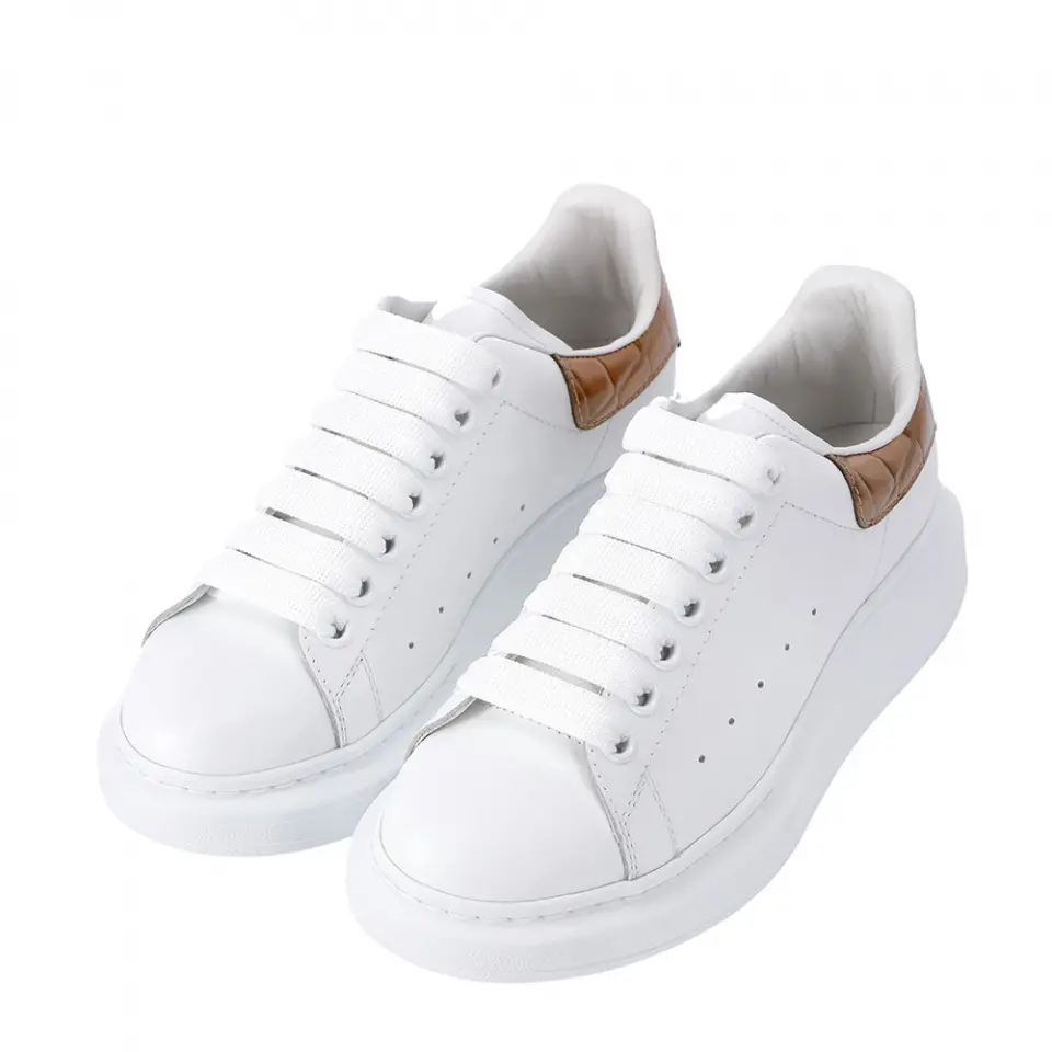 Alternative view of Giày Alexander McQueen Wmns Oversized Sneaker ‘White Bronze Gold’ 553770-WHYBQ-9053
