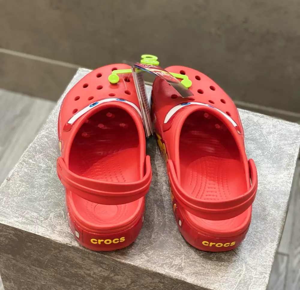 Dép Crocs Classic Clog ‘Lightning McQueen’ 205759-610 - Ảnh 5