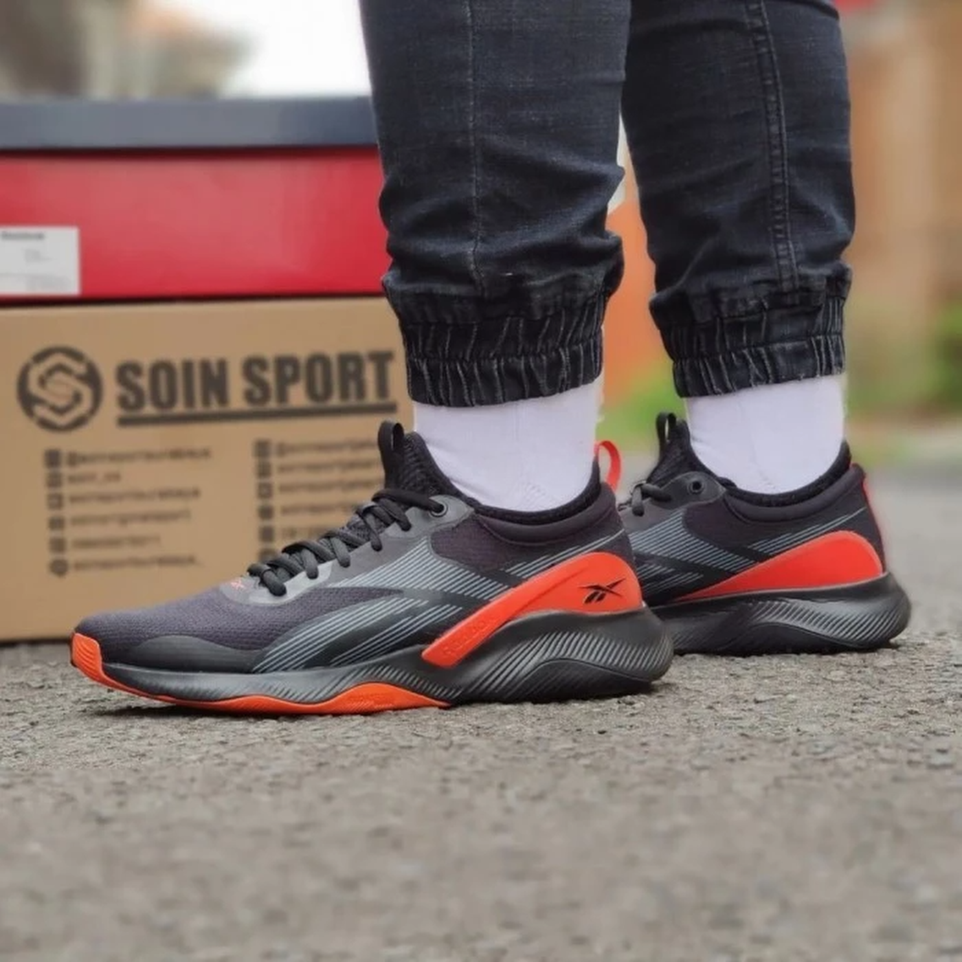 Alternative view of Giày Reebok HIIT Training 2 'Black Red' GW8519