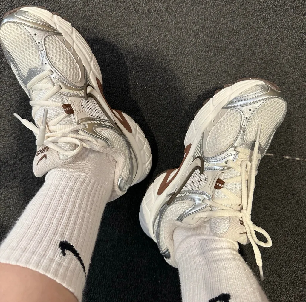 Giày Nike V5 RNR 'Sail Fonner Brown' HQ7901-102 - Ảnh 2