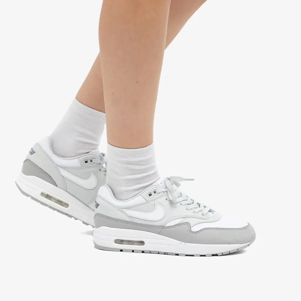 Alternative view of Giày Nike Air Max 1 87 ‘Photon Dust White’ FN0564-001