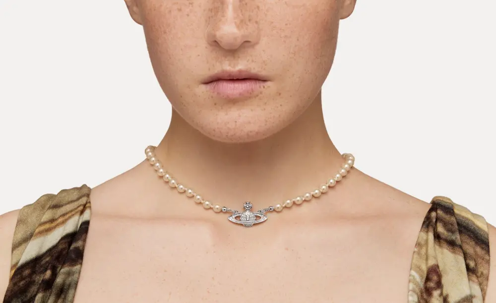 Vòng Cổ Vivienne Westwood Mini Bas Relief Pearl Choker ‘Silver’ 8050889135067 - Ảnh 3