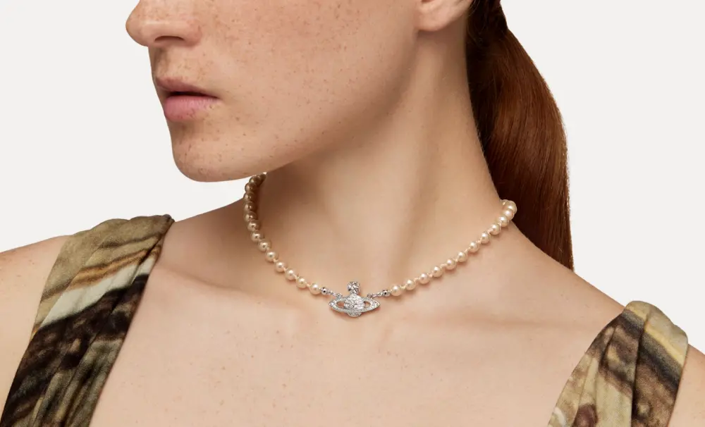 Alternative view of Vòng Cổ Vivienne Westwood Mini Bas Relief Pearl Choker ‘Silver’ 8050889135067