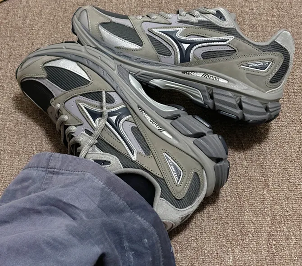 Alternative view of Giày Mizuno Running ‘Grey’ D1GH241101