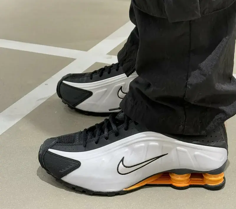 Giày Nike Shox R4 'Bright Mandarin' HQ1988-003 - Ảnh 8