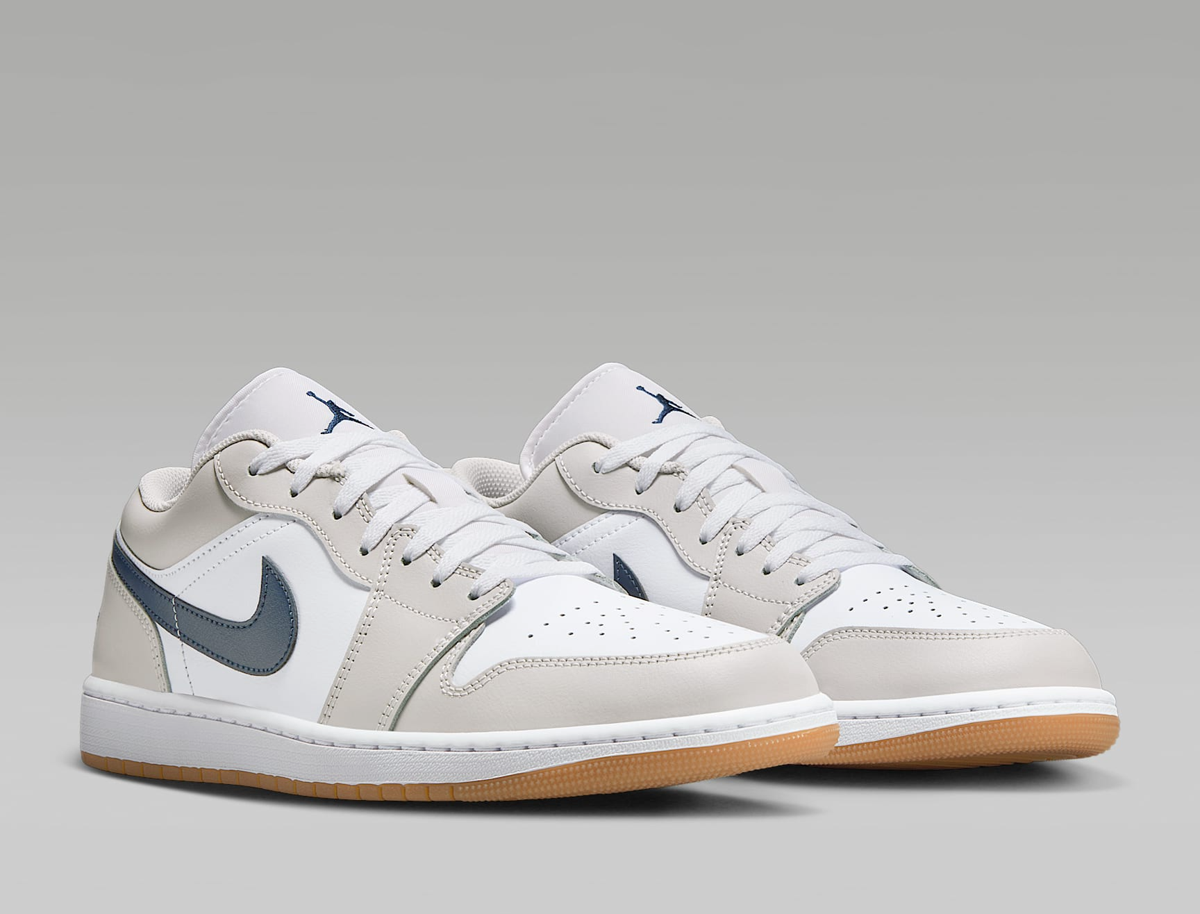 Giày Nike Air Jordan 1 Low ‘Georgetown’ 553558-146 - Ảnh 4