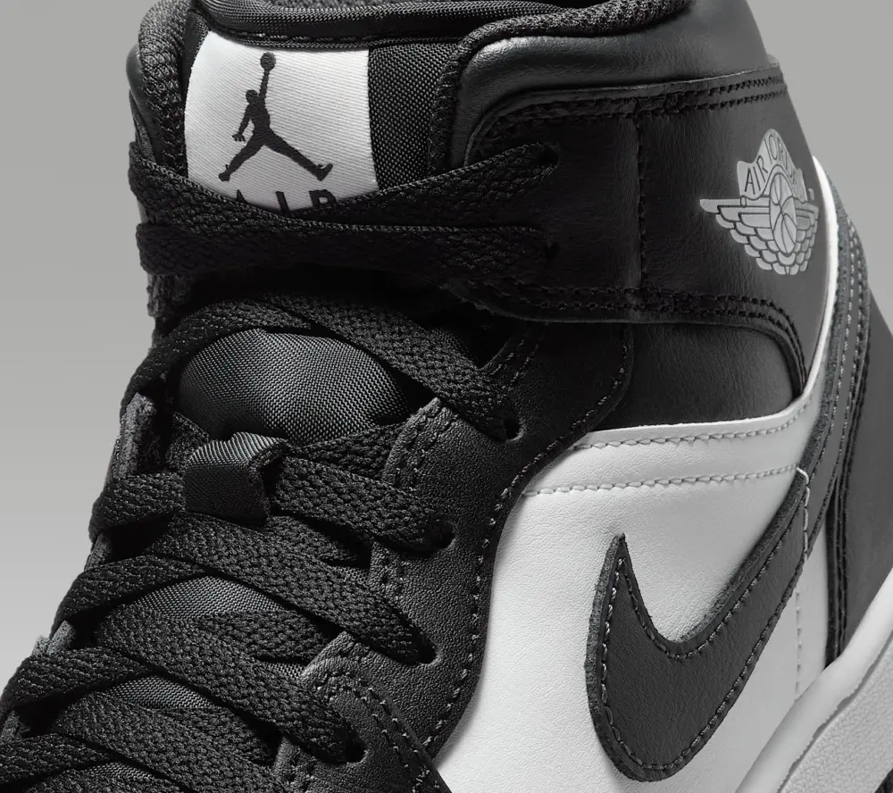 Alternative view of Giày Nike Air Jordan 1 Mid ‘Off Noir Toe’ DQ8426-010