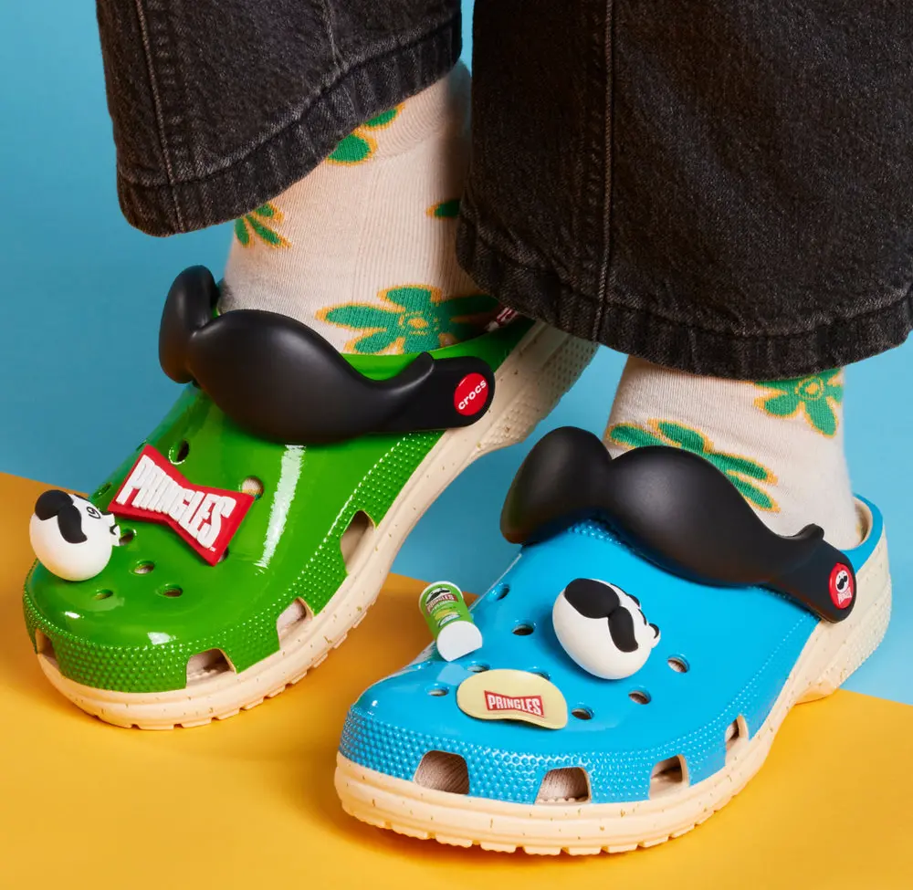 Alternative view of Dép Crocs Classic Clog x Pringles ‘Blue Green’ 209642-90H