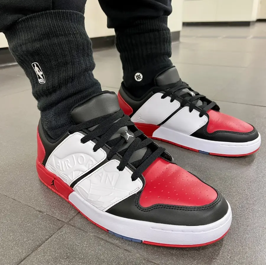 Alternative view of Giày Nike Air Jordan 1 Low ‘Chicago’ DV5141‑601