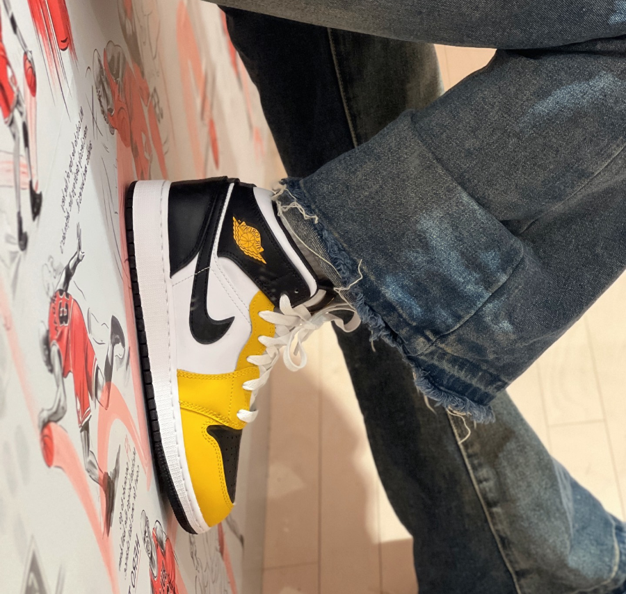 Giày Nike Air Jordan 1 Mid ‘Yellow Black White’ DQ8426-701 - Ảnh 4