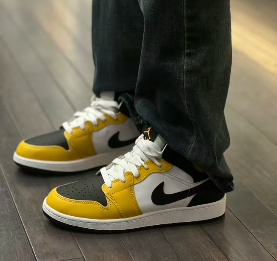 Alternative view of Giày Nike Air Jordan 1 Mid ‘Yellow Black White’ DQ8426-701