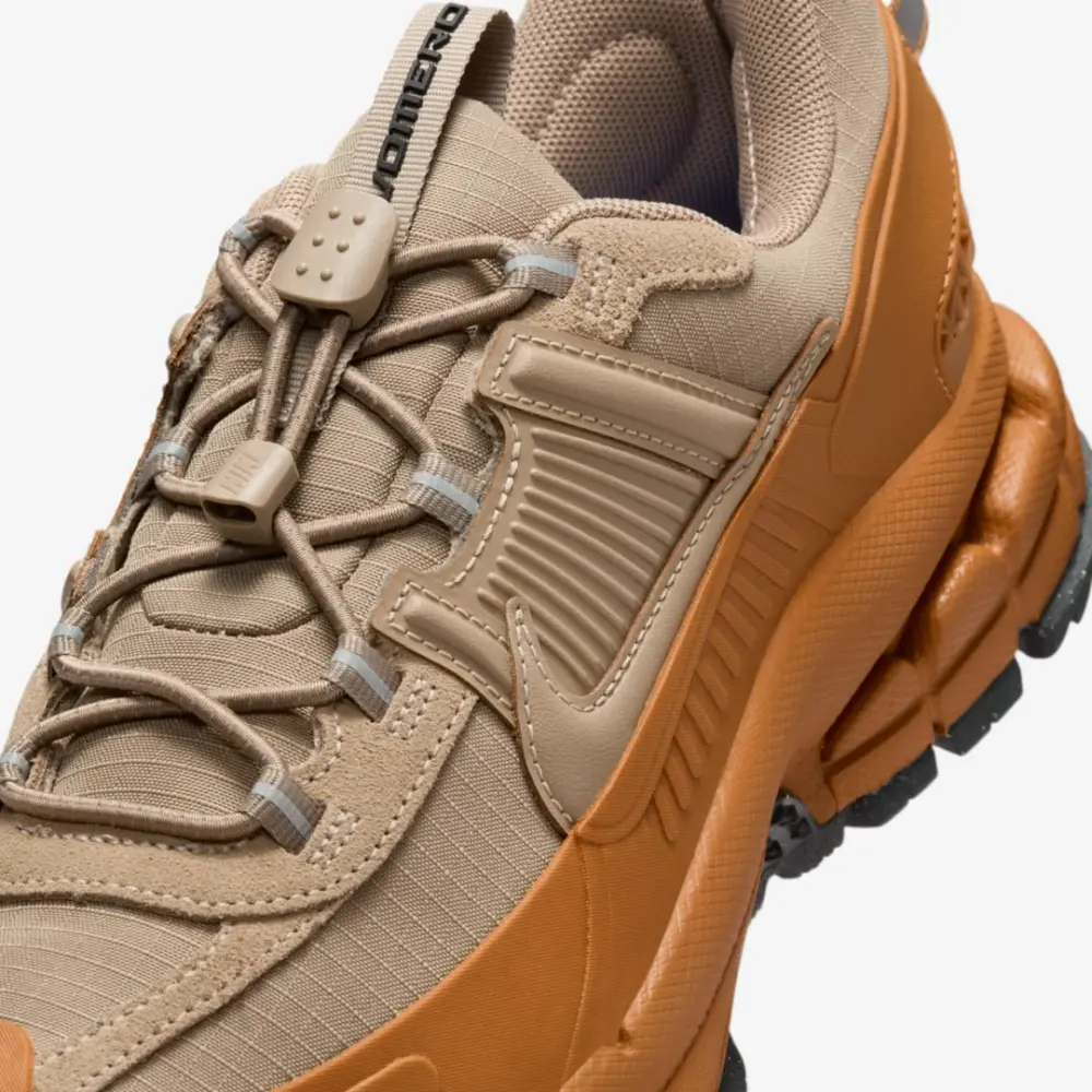 Alternative view of Giày Nike Air Zoom Vomero 5 Roam ‘Flax’ HQ2181-200