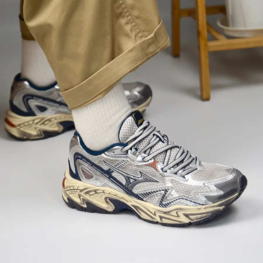 Alternative view of Giày Mizuno Adventure ‘Silver Navy’ D1GH230106