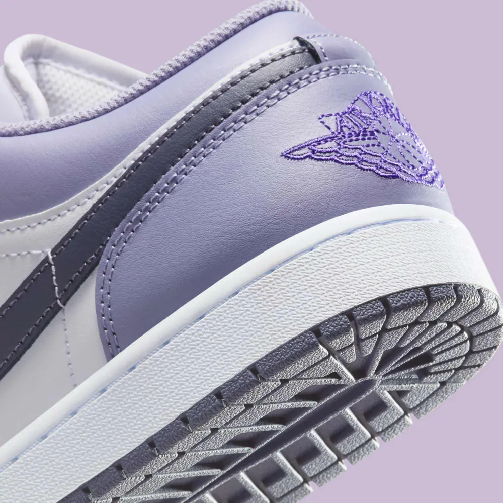 Alternative view of Giày Nike Air Jordan 1 Low ‘Purple White’ 553558-145