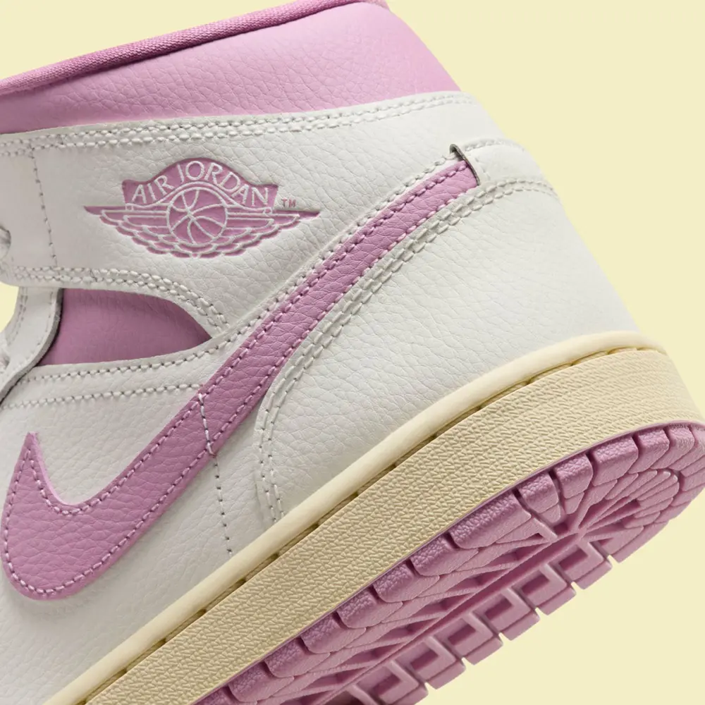 Alternative view of Giày Nike Air Jordan 1 Mid ‘Sail Pink Coconut Milk’ BQ6472-162