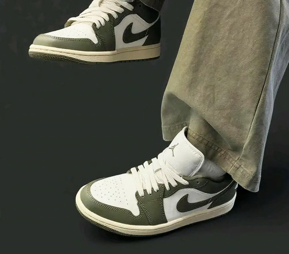 Giày Air Jordan 1 Low WMNS 'Medium Olive' DC0774-122 - Ảnh 4