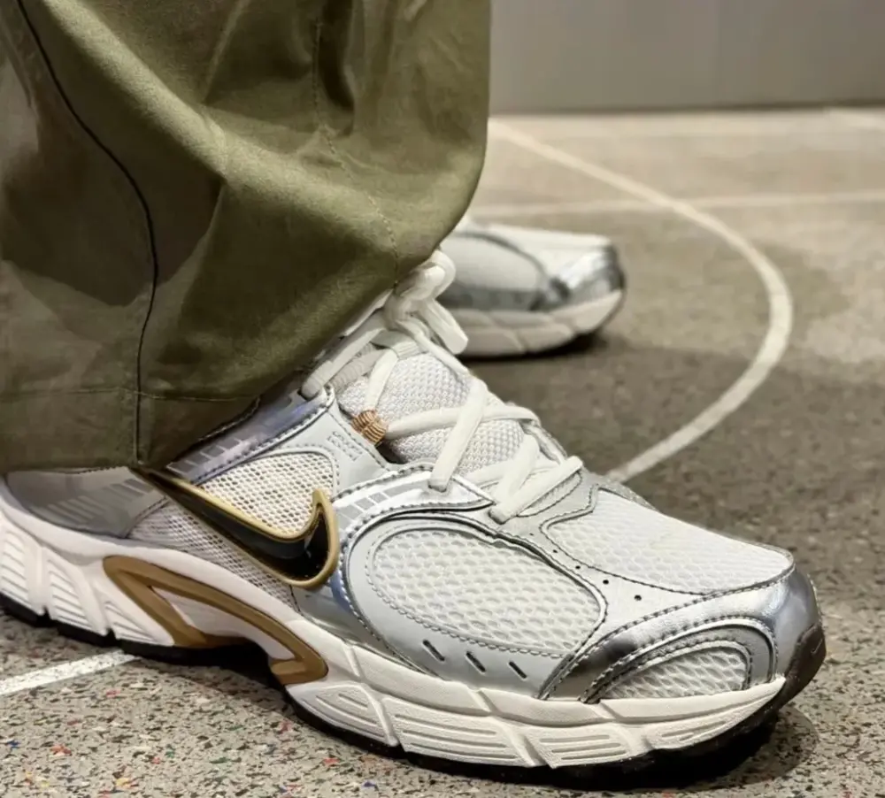 Alternative view of Giày Nike V5 RNR 'Parachute Beige Metallic Pewter' HJ5228-102