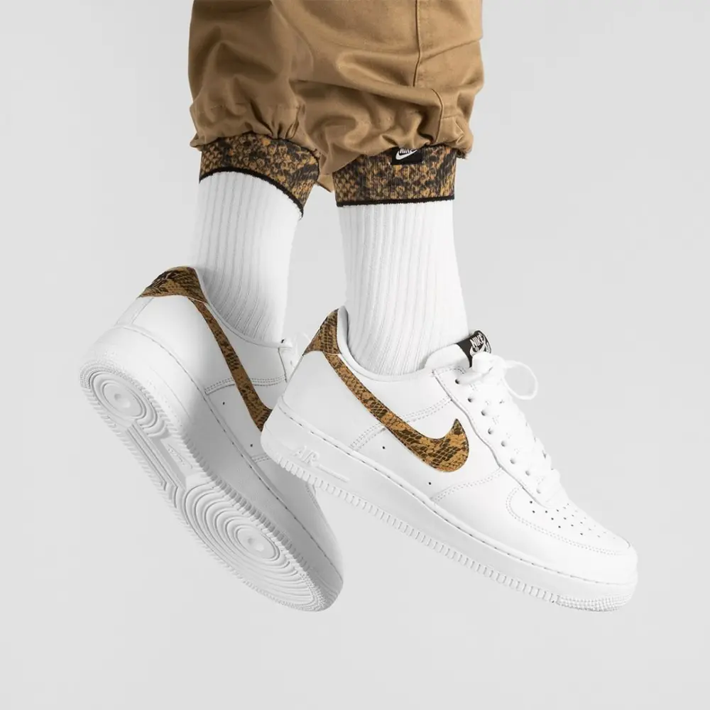 Alternative view of Giày Nike Air Force 1 Low Retro ‘Ivory Snake’ AO1635-100