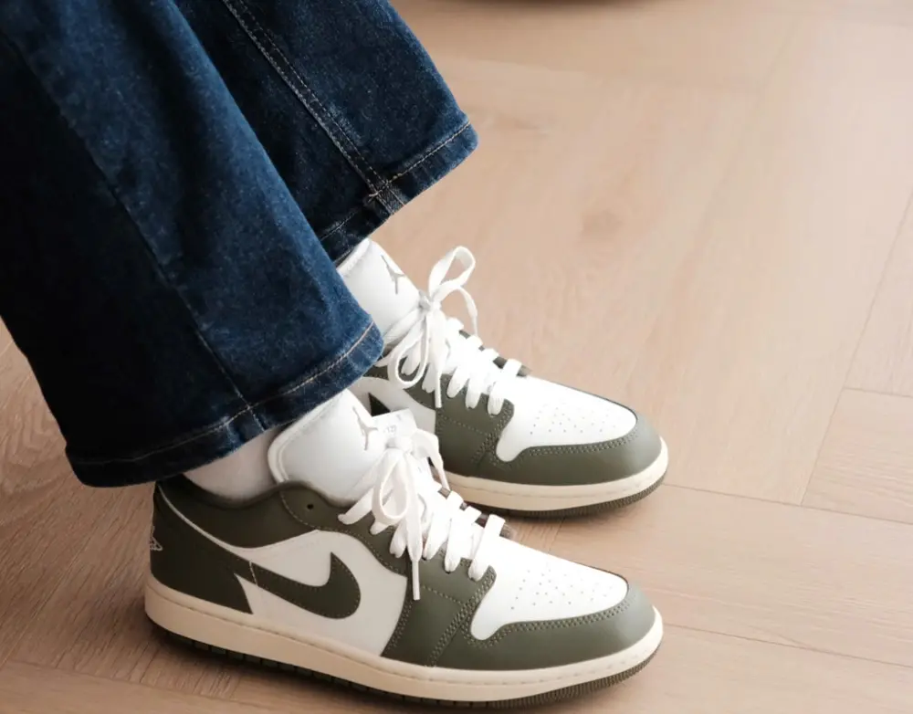 Giày Air Jordan 1 Low WMNS 'Medium Olive' DC0774-122 - Ảnh 3