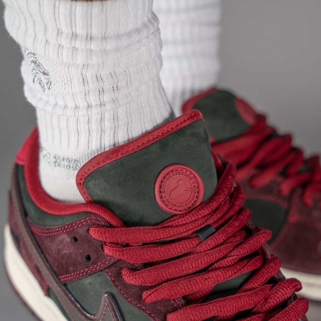 Giày Nike SB Dunk Low ‘Riot Skateshop’ FZ1289-200 - Ảnh 3