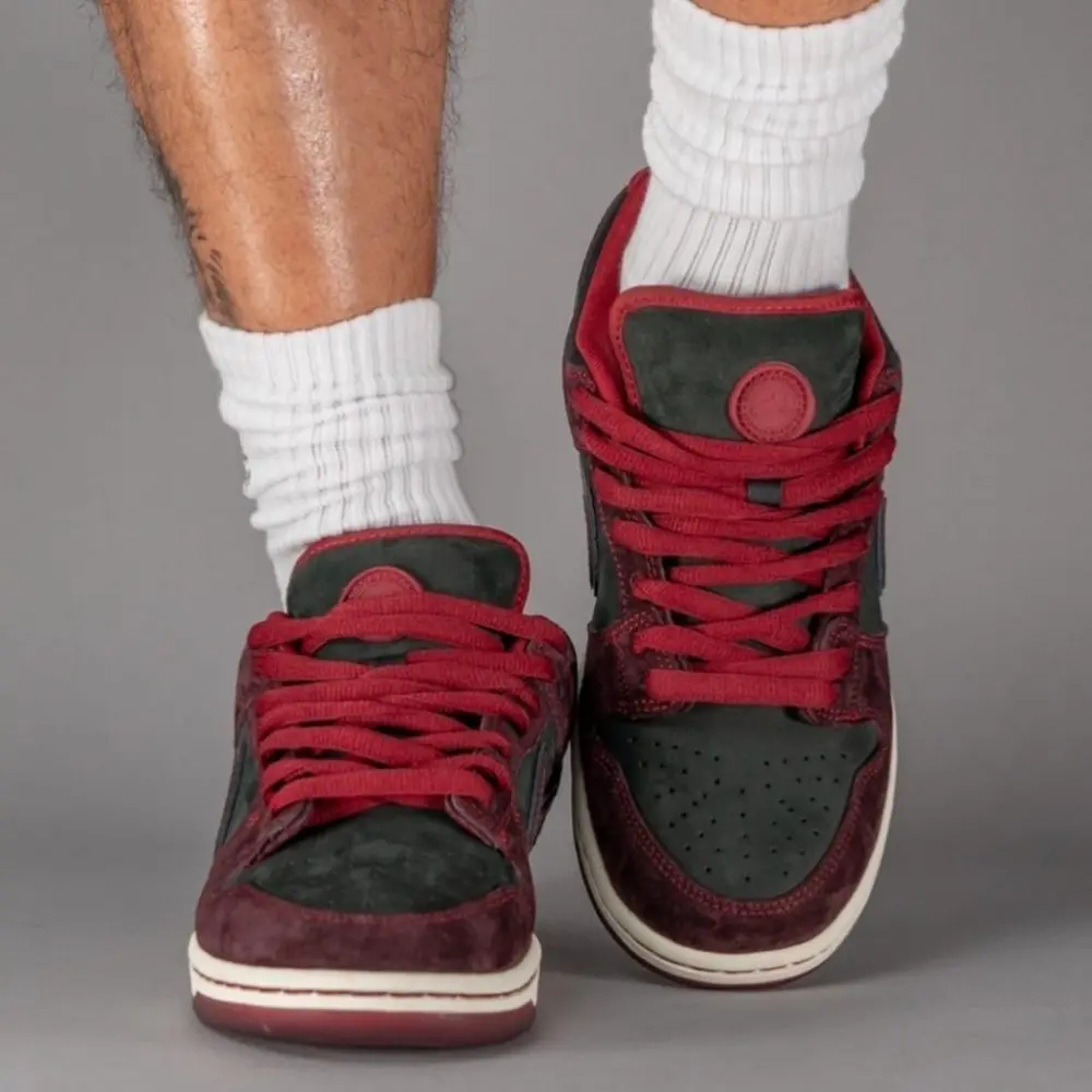 Alternative view of Giày Nike SB Dunk Low ‘Riot Skateshop’ FZ1289-200