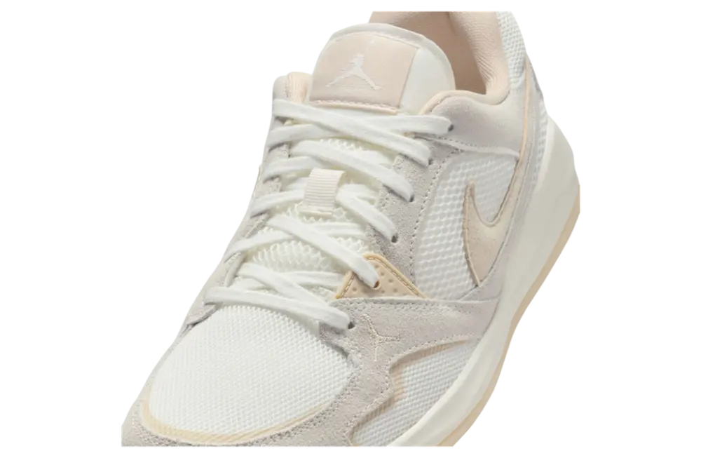 Alternative view of Giày Nike Air Jordan CMFT 'Era Sail Ratta' HJ6778-102