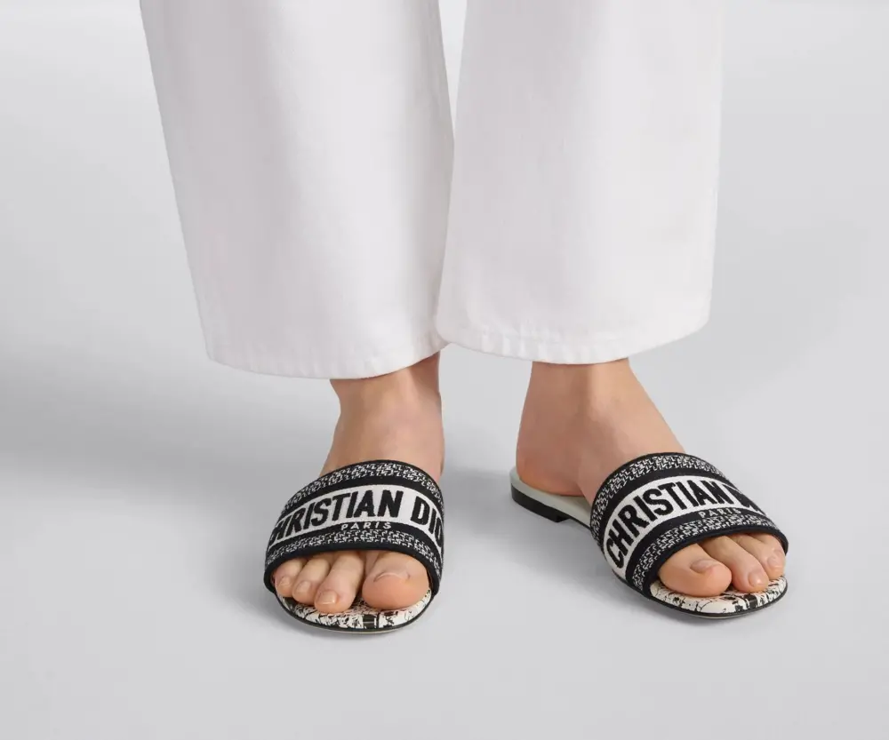 Alternative view of Dép Dior Dway Slide ‘Black White’ KCQ209PSG-S19W