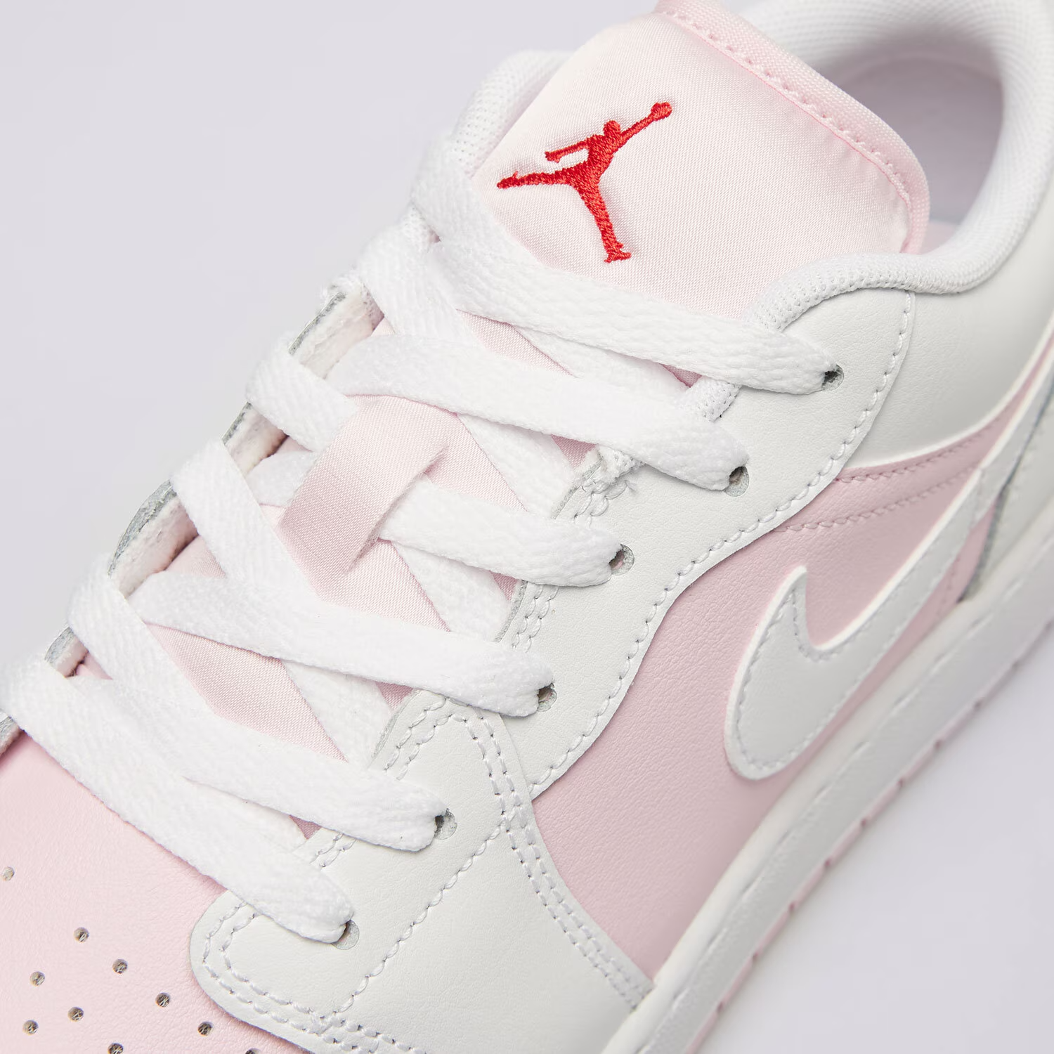 Giày Nike Air Jordan 1 Low ‘Pink Foam White’ 553560-608 - Ảnh 3
