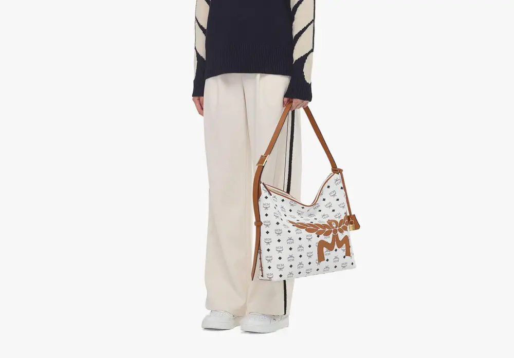 Alternative view of Túi MCM Aren Hobo in Mega Laurel Visetos ‘White’ MWHESTA06WT001