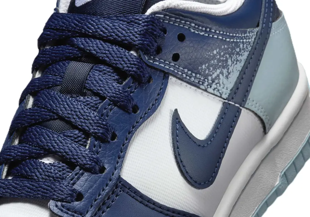 Alternative view of Giày Nike Dunk Low GS ‘Blue Splatter’ IB7687-100