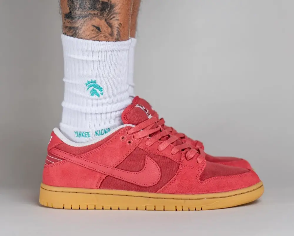 Alternative view of Giày Nike SB Dunk Low ‘Adobe’ DV5429-600