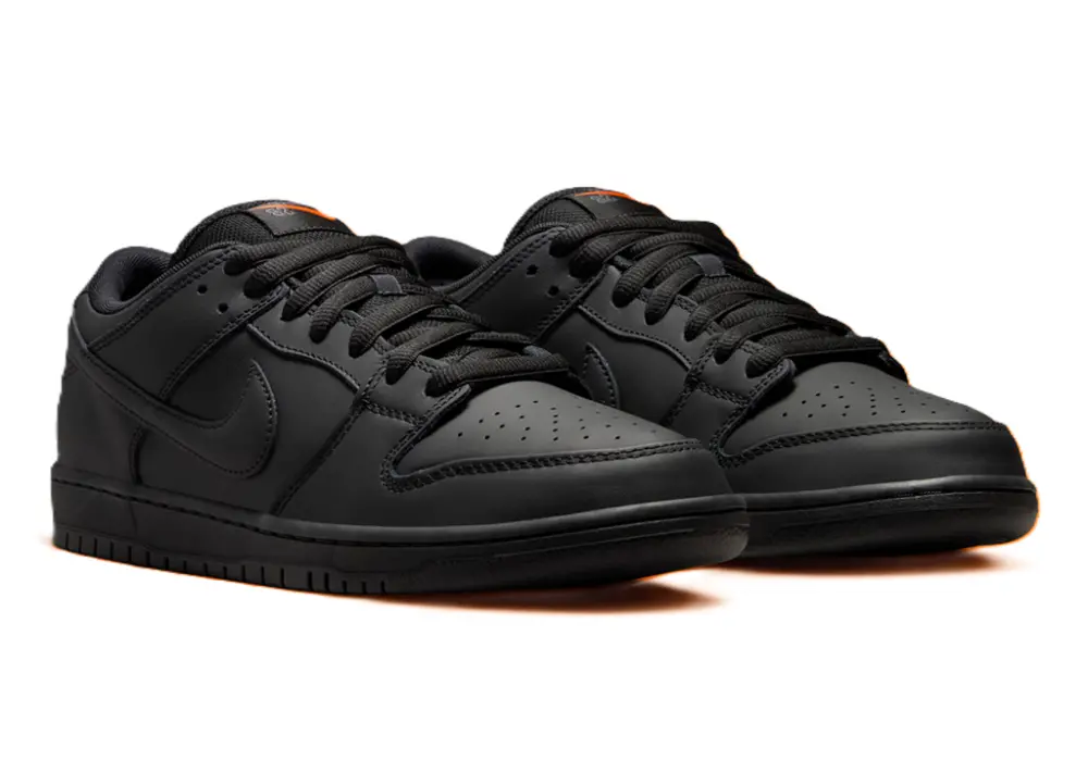 Alternative view of Giày Nike SB Dunk Low Pro ‘Triple Black’ FJ1674-001