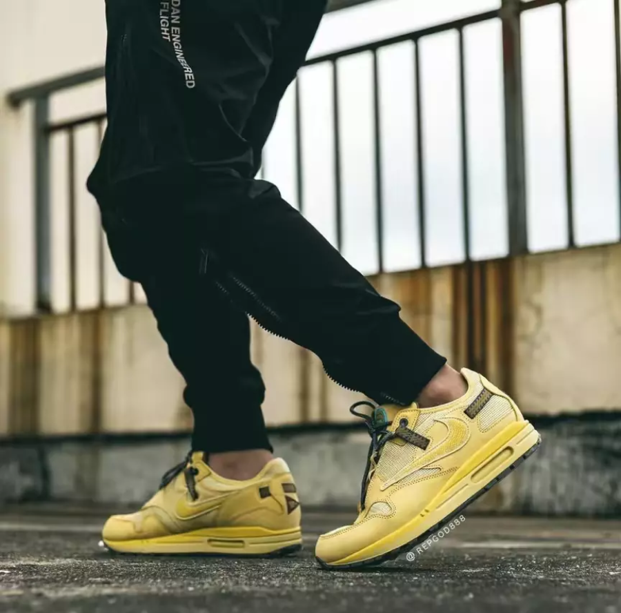 Giày Nike Air Max 1 x Travis Scott ‘Gold’ DO9392-700 - Ảnh 4