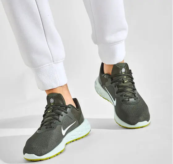 Alternative view of Giày Nike Revolution 6 Next Nature ‘Black Green’ DC3728-300