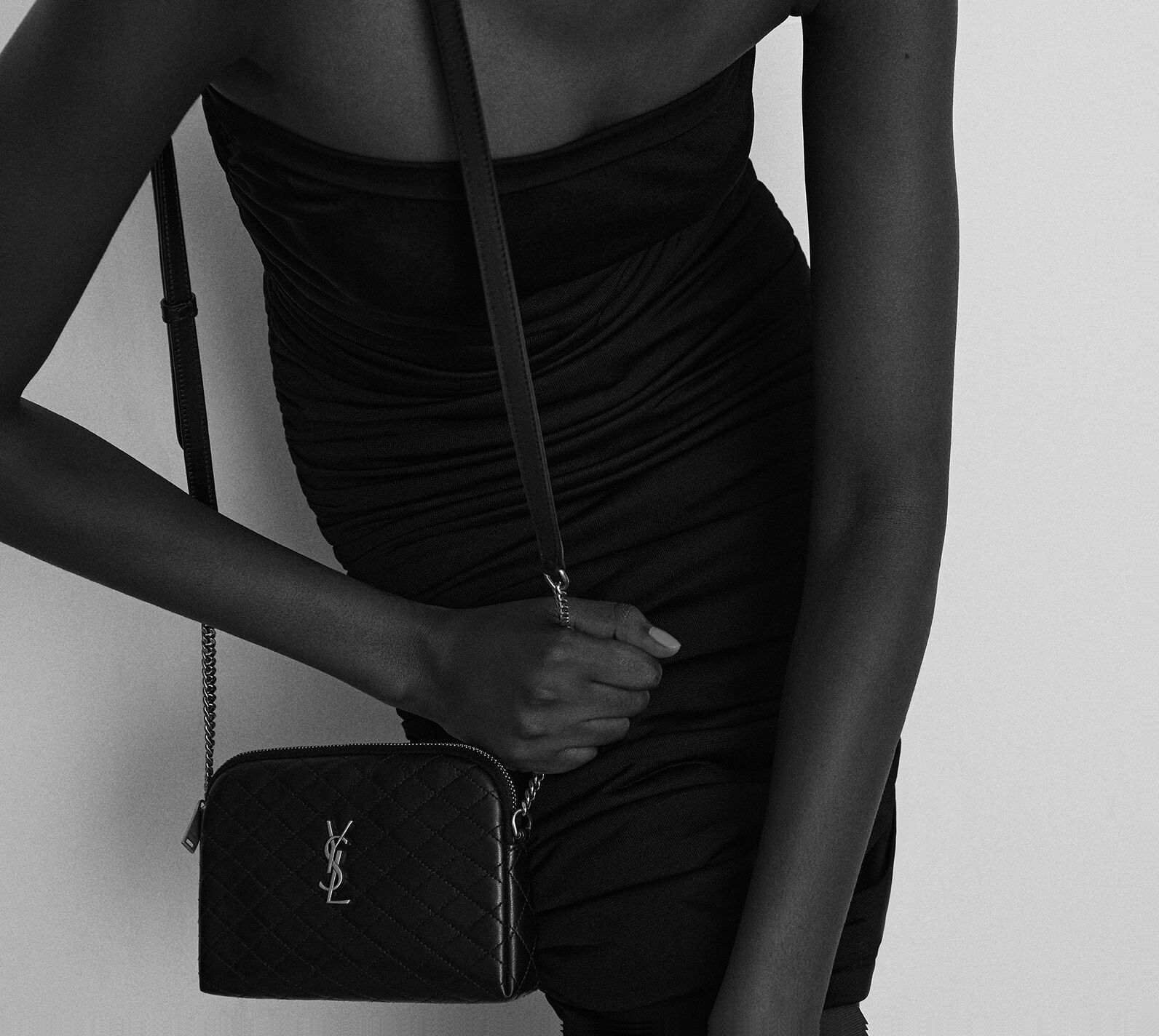 Túi Saint Laurent Gaby Zipped ‘Matte Gold’ 7336671U8072638 - Ảnh 2