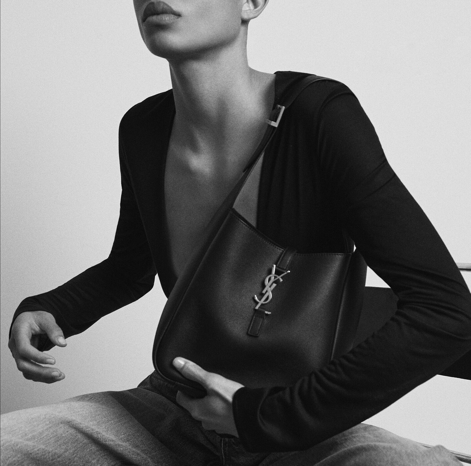 Alternative view of Túi Saint Laurent Le 5 À 7 ‘Light Musk’ 713938AAAUQ3212