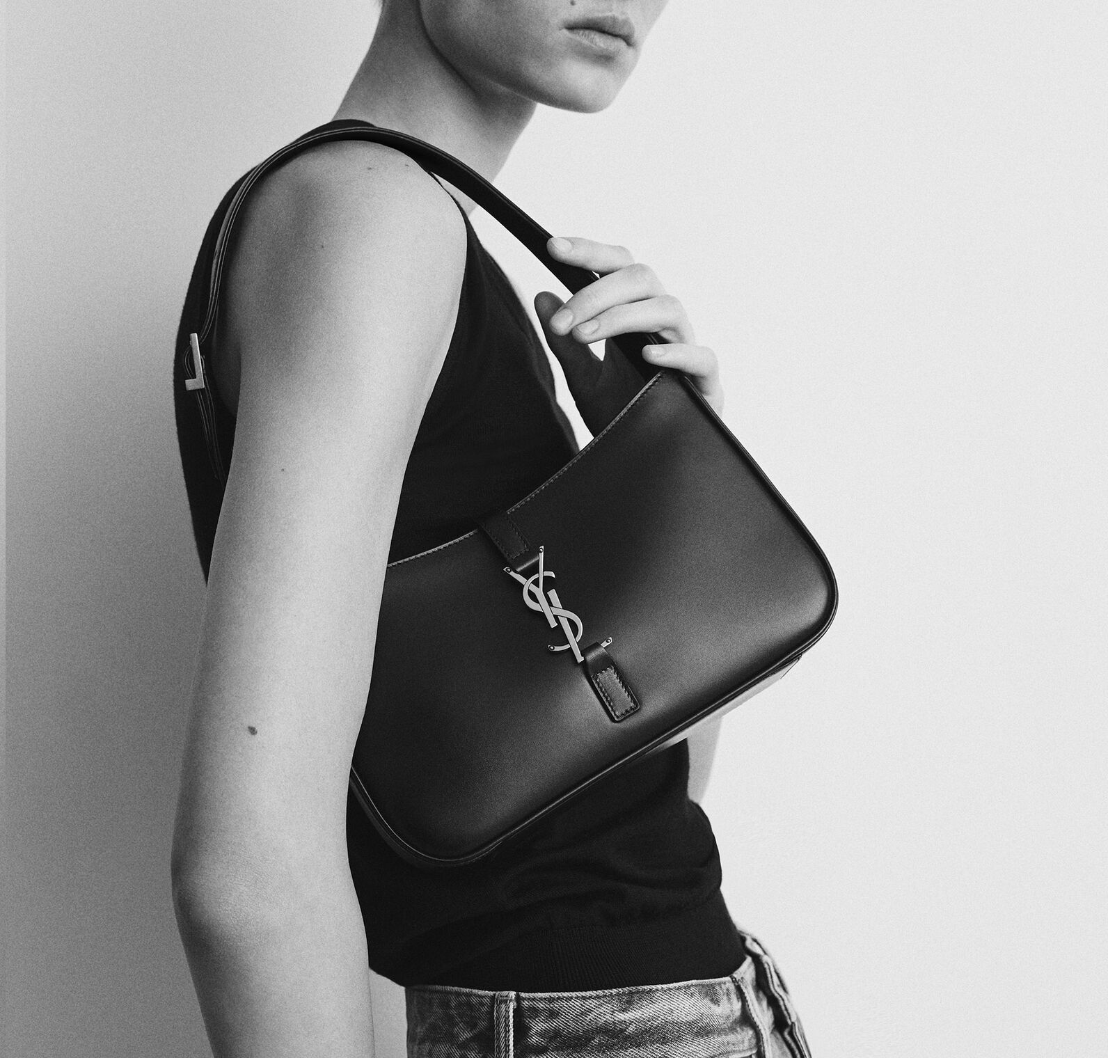 Túi Saint Laurent Le 5 À 7 ‘Black’ 657228DZESW1062 - Ảnh 2