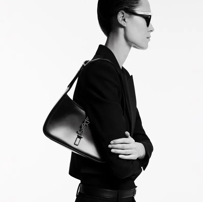 Alternative view of Túi Saint Laurent Le 5 À 7 ‘Black’ 6572282R20W1000